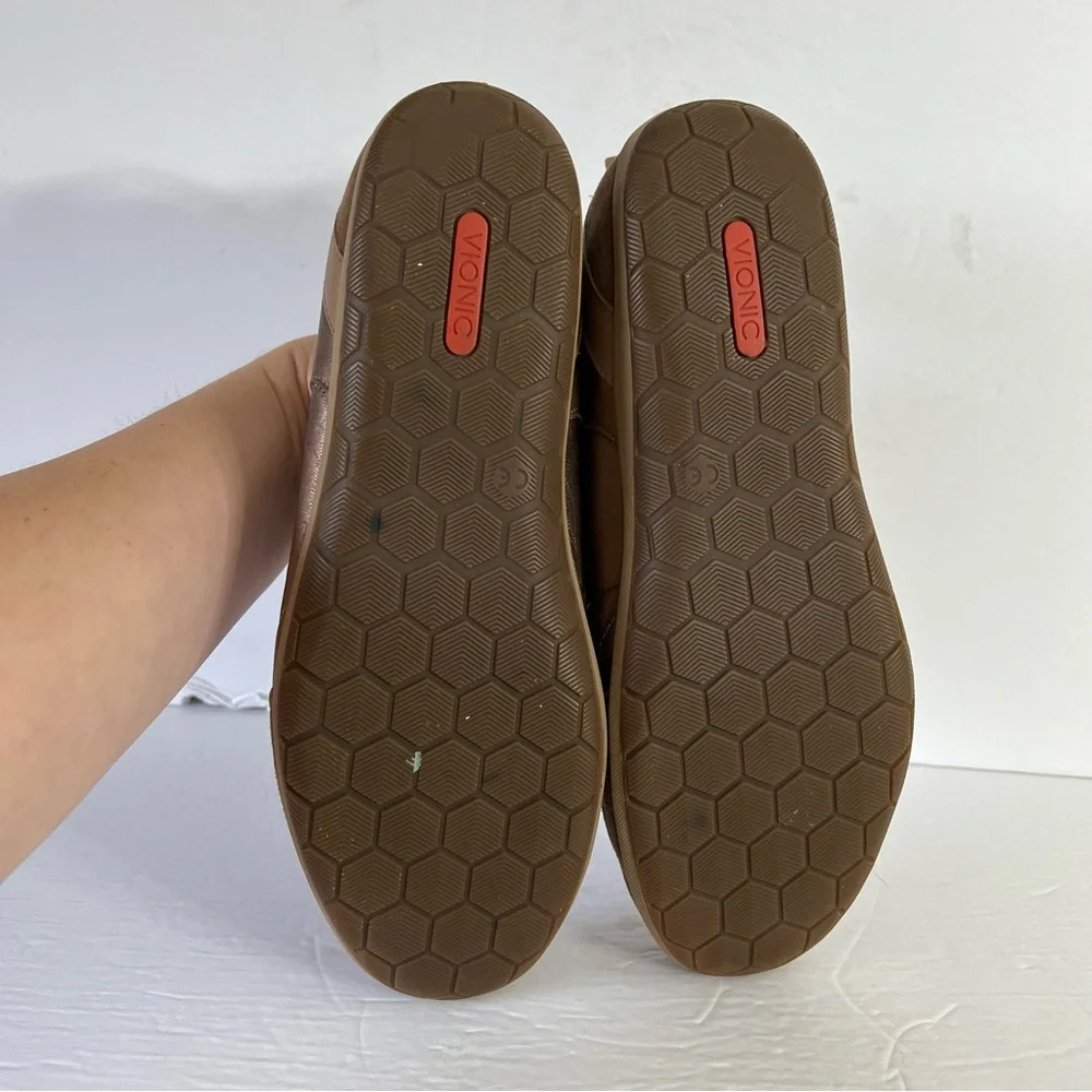 Vionic Copper Leather and Suede Willa Sneaker Size 10 Orthaheel Technology